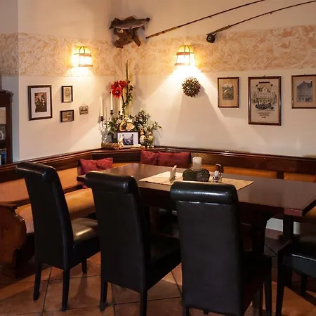 Weltrich Hotel *